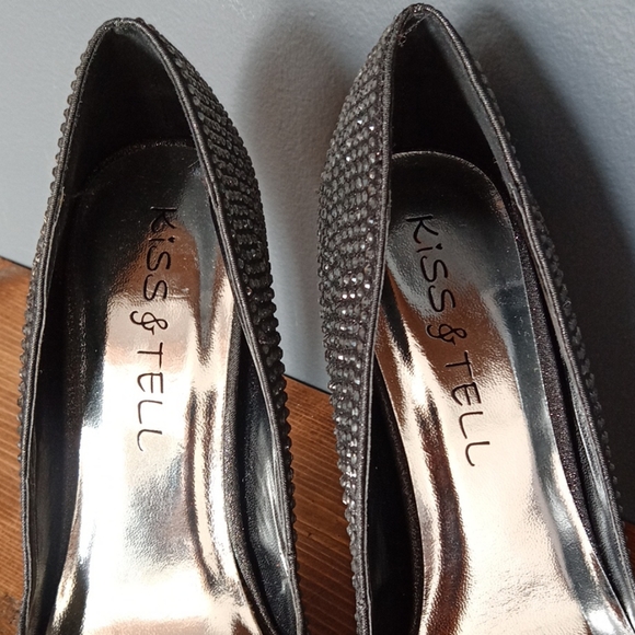 Kiss&Tell  heels - Picture 3 of 8